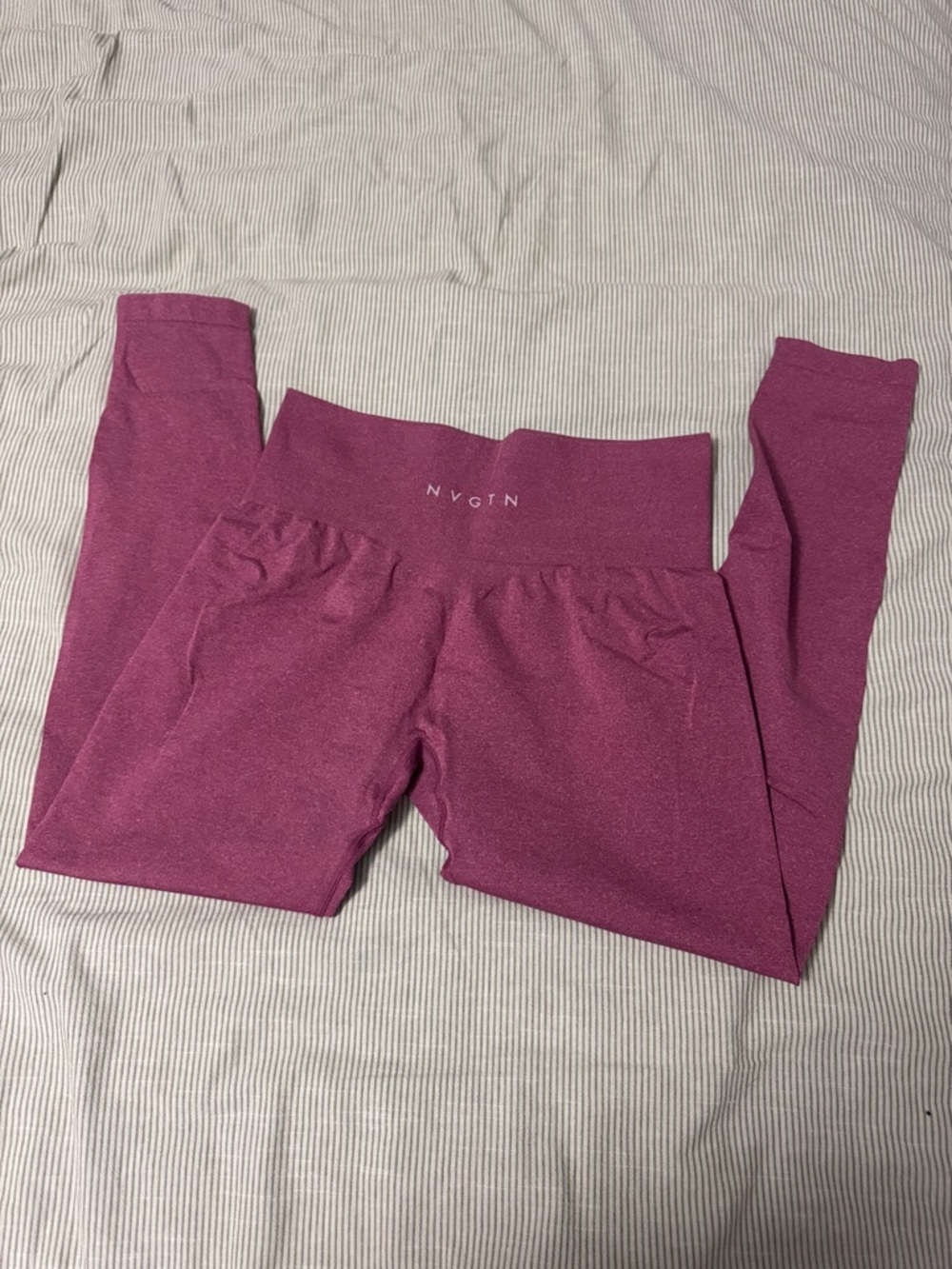 NVGTN High-Waist Leggings in Magenta Pink